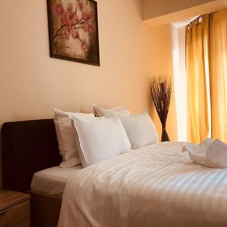 Monte Carlo Palace Rooms Бухарест Экстерьер фото