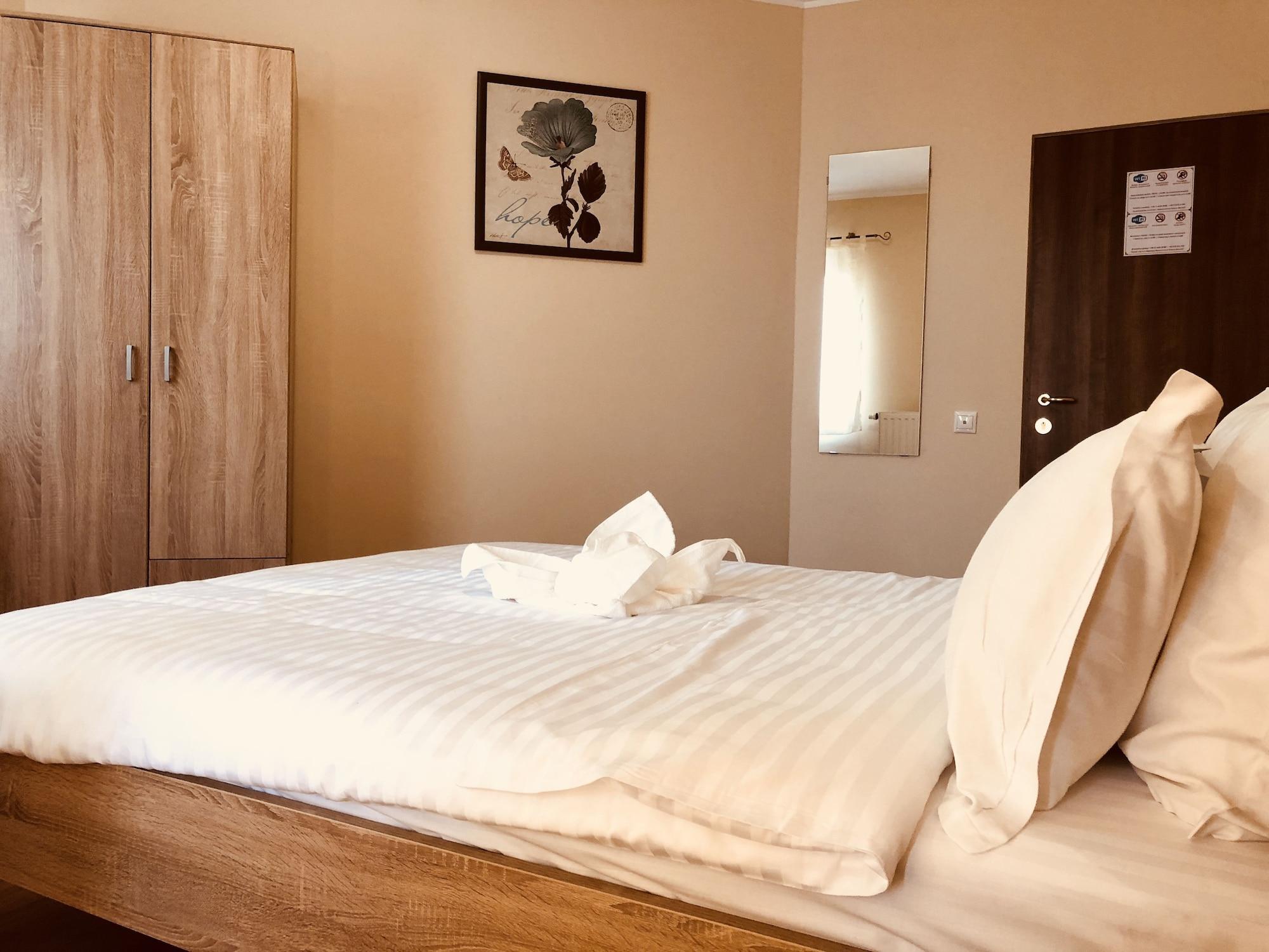 Monte Carlo Palace Rooms Бухарест Экстерьер фото