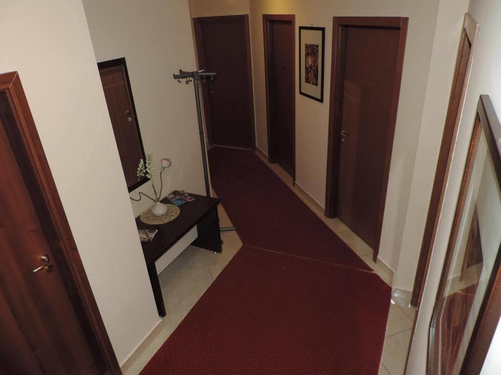 Monte Carlo Palace Rooms Бухарест Экстерьер фото