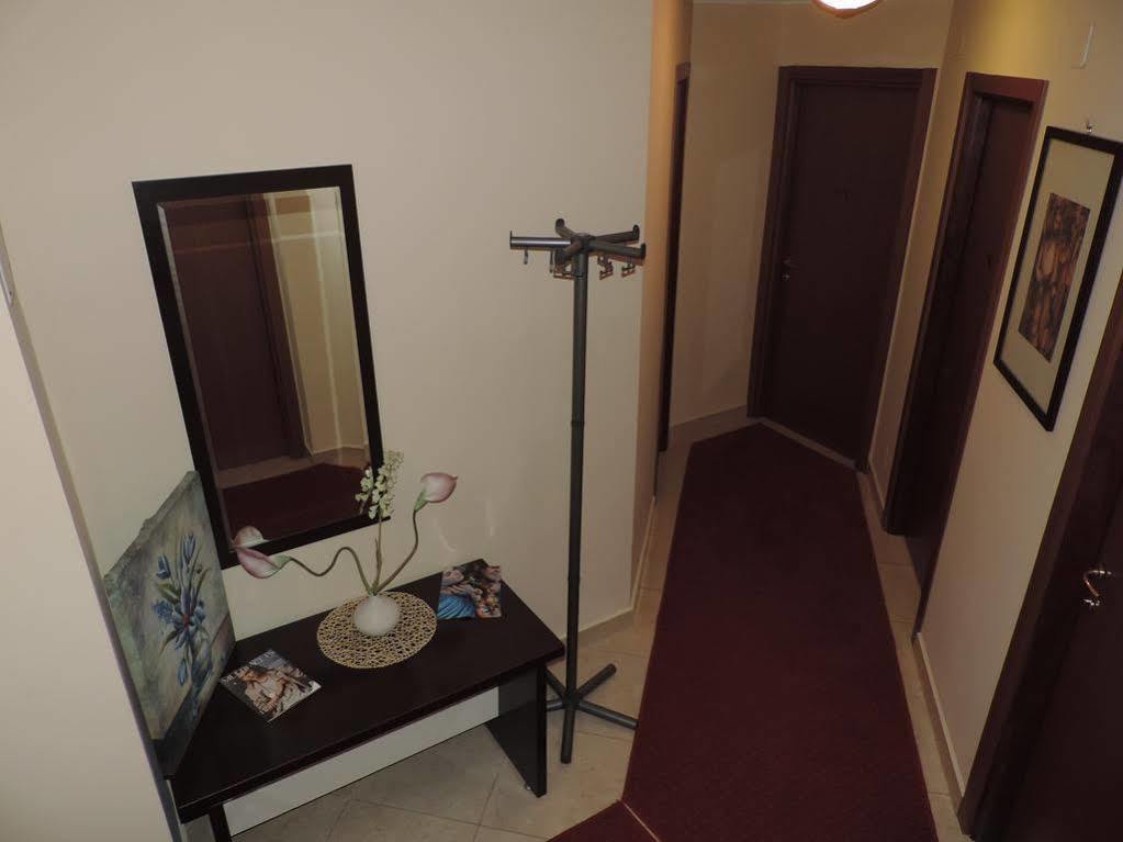 Monte Carlo Palace Rooms Бухарест Экстерьер фото