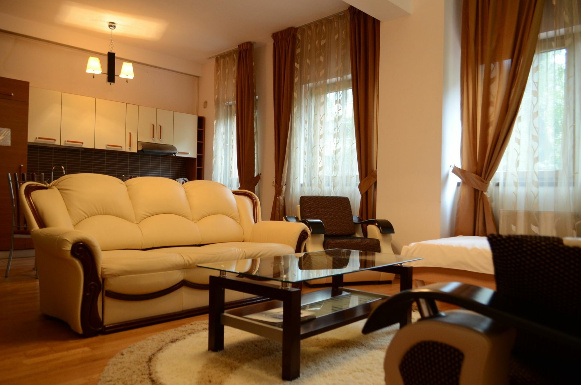 Monte Carlo Palace Rooms Бухарест Экстерьер фото